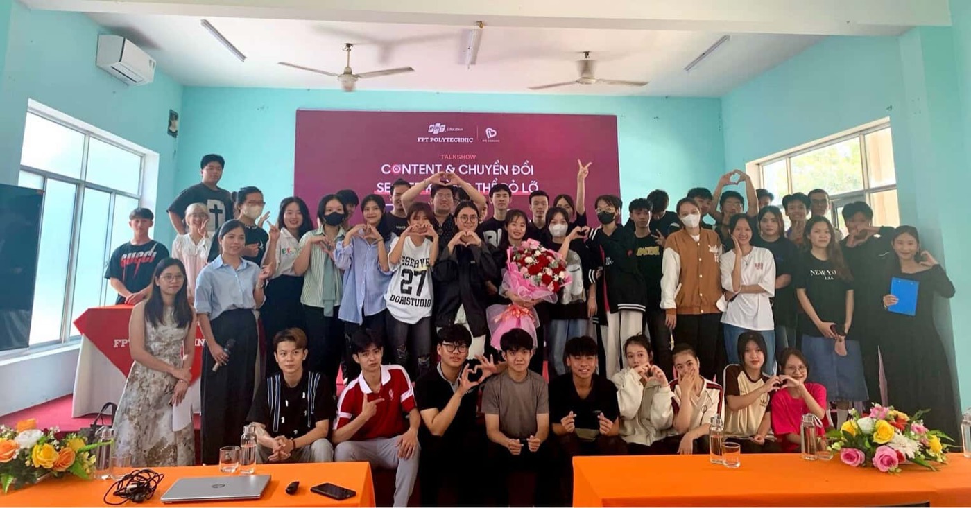 Buổi chia sẻ cùng sinh viên